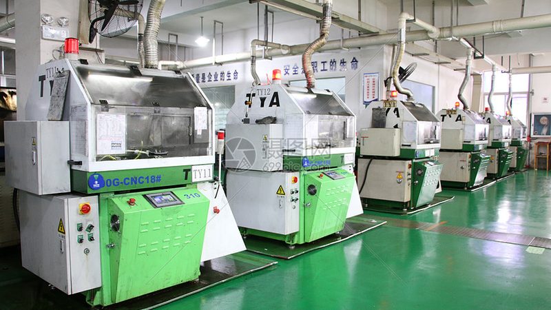 龙门加工中心导轨材质解析：优缺点与适用场景